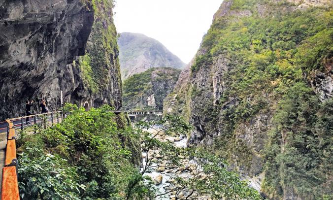 Taroko Swallow Grotto Trail 燕子口步道 Yanzikou Guide To Taipei Com