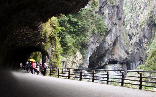 Taroko Tunnel of Nine Turns Jiuqudong Trail (太魯閣九曲洞步道)