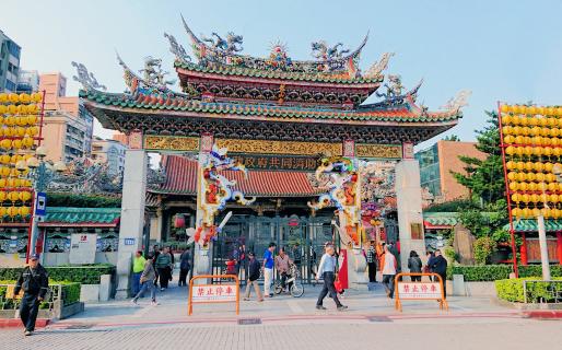 Longshan Temple (龍山寺)